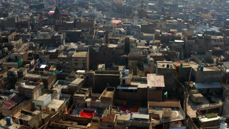 Dichte-Landschaft-Von-Strukturbauten-In-Der-Stadt-Rawalpindi-Während-Des-Nebligen-Morgens-In-Pakistan