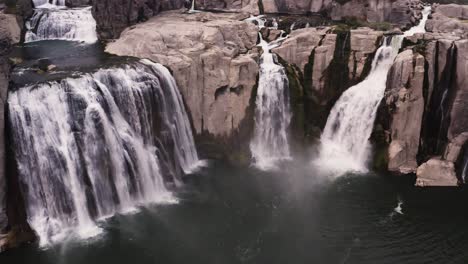 Spectacular-Panoramic-View-Of-Shoshone-Falls-Flowing-Down-To-Snake-River-In-Twin-Falls-County,-Idaho