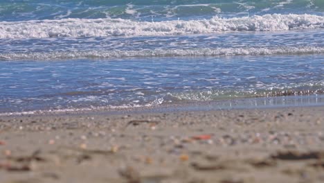 Beach-waves-in-slow-motion