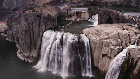 Luftaufnahme-Der-Shoshone-Falls-Oder-Niagara-Des-Westens,-Snake-River,-Idaho,-Vereinigte-Staaten-Tagsüber---Drohnenaufnahme