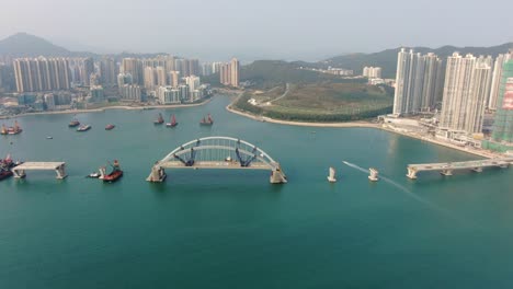 Hong-Kong-Cross-Bay-Link-Bauprojekt,-Eine-Zweispurige-Brücke,-Die-Den-Tseung-Kwan-O-Lam-Tin-Tunnel-Mit-Der-Wan-Po-Road-Verbindet,-Luftbild