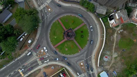 Aerial-street-view-of-luxury-Ikoyi-ring-road-in-Lagos,-Nigeria