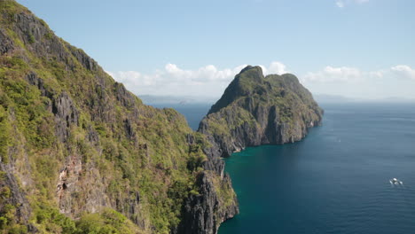 Mountian-ridge-of-Matinloc-Island,-El-Nido,-Palawan,-Pilippines