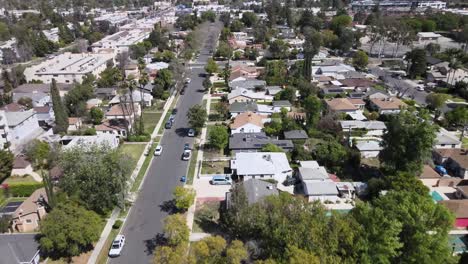 Residential-area-of-Van-Nuys-city-and-main-street,-Los-Angeles