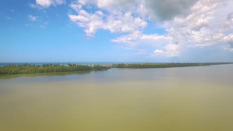 Luftaufnahme-Der-Laguna-De-Unare,-In-Anzoátegui,-Venezuela,-Mit-Schönem-Himmel