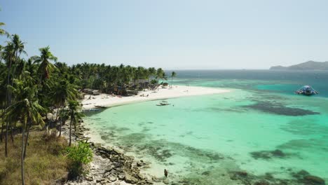 Tropical-beach-in-Palawan,-Philipines