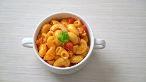 macaroni-with-tomatoes-sauce-and-mince-pork,-american-chop-suey,-american-goulash