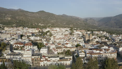 Orgiva-town-in-Granada-in-Spain,-surrounded-by-mountainous-scenery