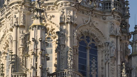 Burgos-Cathedral,-UNESCO-World-Heritage-Site,-Burgos,-Spain,-zoom-out