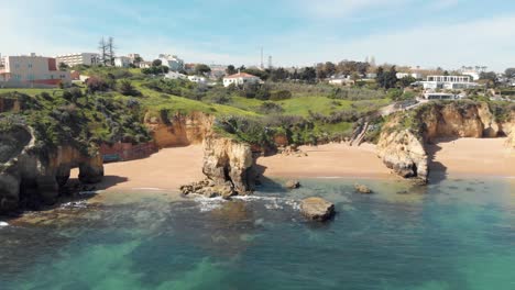 Algarve,-Luxushäuser-Mit-Blick-Auf-Das-Meer-Und-Den-Sandstrand-Von-Lagos