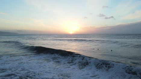 Beautiful-O'ahu-North-Shore-waves-at-sunset,-Hawaii-Pacific-Ocean-4K-aerial-view