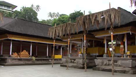 Tirta-Empul-Tempel,-Hinduistischer-Balinesischer-Wassertempel,-Indonesien