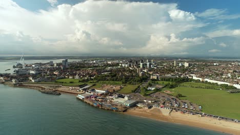 Panorama-Of-Hovercraft-Terminal-And-The-Portsmouth-Cityscape-In-Isle-of-Wight,-UK