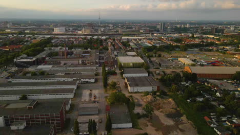 Panorama-De-Los-Edificios-De-La-Empresa-En-El-Paisaje-Urbano-De-Bremen,-En-El-Noroeste-De-Alemania