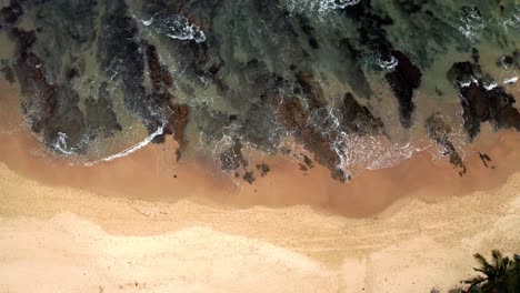 Ascending-View-of-Landscape-Beach-Waves-of-Mooloolaba-Beach,-Sunshine-Coast-in-Australia