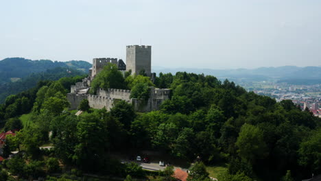 Torre-De-Frederick-En-Las-Ruinas-Del-Castillo-De-Celje-En-La-Cima-De-Una-Colina-Del-Sureste-De-Celje,-Eslovenia