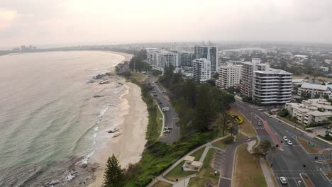 Panorama-Of-Mooloolaba-Beach-With-Oceanfront-Apartments-And-Coastal-Road-At-Sunshine-Coast-Region,-Queensland,-Australia