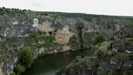 Tall-Canyons-Around-Duraton-River-In-Spanish-National-Park-Of-Hoces-del-Rio-Duratón