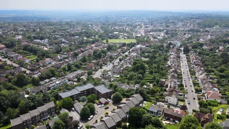Loughton-Essex-Straßen-Und-Straßen-Sommer-4k-Luftaufnahmen