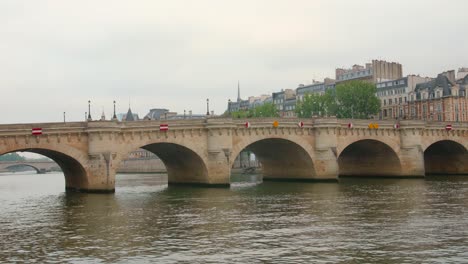 älteste-Brücke-In-Paris