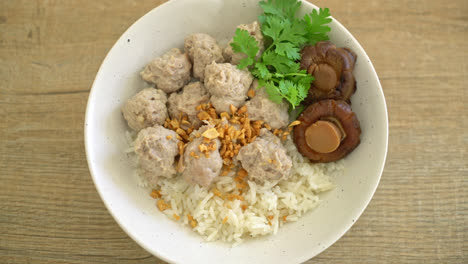 Homemade-Dried-Rice-Porridge-with-Boiled-Pork-Bowl
