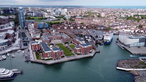 Ferry-Boat-Docks-At-The-Wightlink-Gunwharf-Terminal-Near-The-Old-Portsmouth-In-England