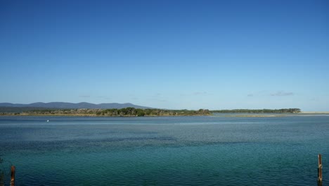 Panning-view-out-over-the-Mallacoota-Inlet-in-the-afternoon,-Victoria,-Australia