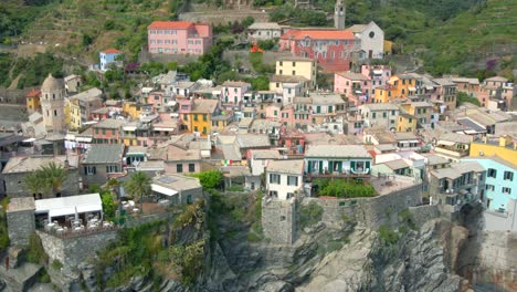 Aerial-4K-footage-of-Vernazza,-Cinque-Terre-in-Italy