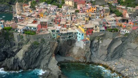 Aerial-4K-footage-of-Vernazza,-Cinque-Terre-in-Italy