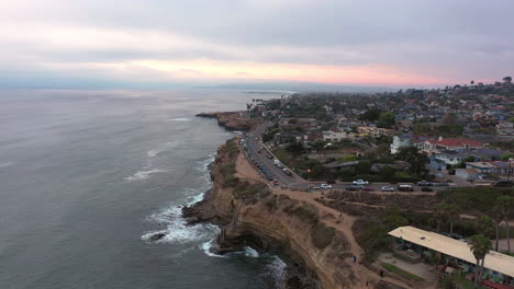 Beautiful-Sunset-View-Over-Rope-Beach-At-Sunset-Cliffs-In-Point-Loma,-San-Diego,-California