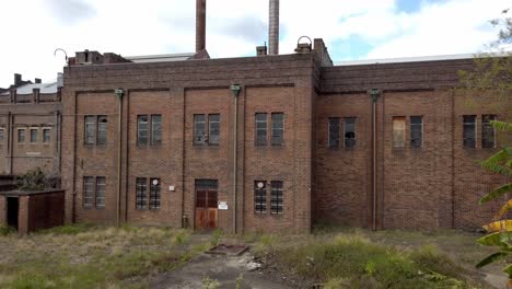 Old-Balmain-Power-Station-In-White-Bay,-New-South-Wales,-Sydney,-Australia---panning-shot