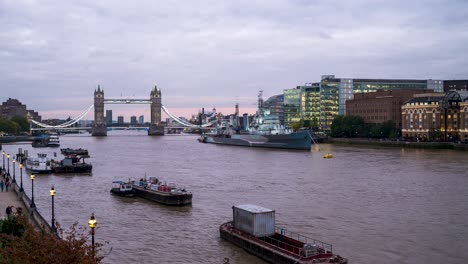 Evening-View-Towards-Tower-Bridge,-London,-United-Kingdom