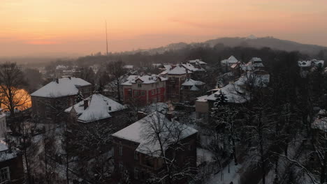 Winter-In-Krakau,-Polen---Luftaufnahme-Von-Salvator