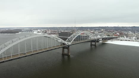 Aerial-View-of-Centennial-Bridge-Connecting-Davenport,-Iowa-and-Rock-Island,-Illinois