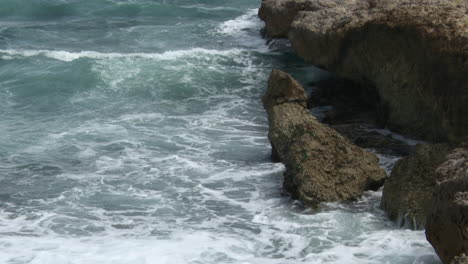 Waves-breaking-on-rocks,-Bonaire