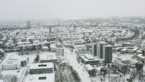 Drohnenaufnahmen-Der-Studentenstadt-Göttingen-Im-Winter-2021-Bei-Starkem-Schneefall