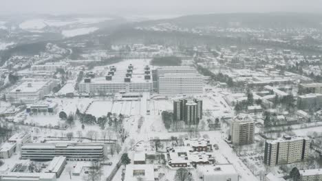 Drohnenaufnahmen-Der-Studentenstadt-Göttingen-Im-Winter-2021-Bei-Starkem-Schneefall