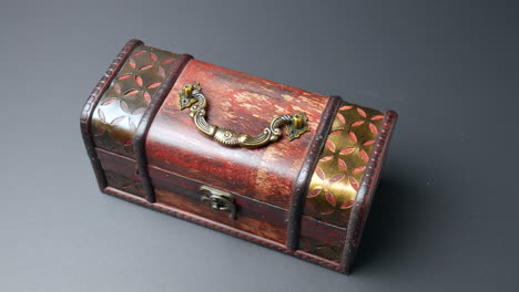 wooden-box,-container,-vintage,-rustic,-treasure-chest,-ancient,-antique,-decoration,-decorative,-treasure-box
