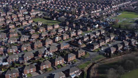 Vorort-London-Wohnhäuser-Dächer-Immobilien-Eigentum-Antenne-Hoch-Verkleinern-Ansicht