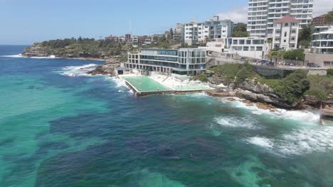 Bondi-Icebergs-Pool-At-The-Famous-Bondi-Beach-With-Few-People-Swims-At-Daytime-During-Pandemic-In-Sydney,-NSW-Australia