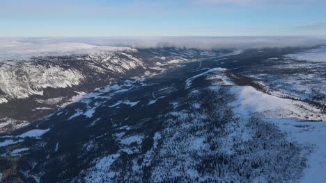 Flächenaufnahmen-Eines-Wunderschönen-Tals-Im-Winter