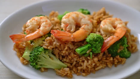 fried-rice-with-broccoli-and-shrimps---Homemade-food-style
