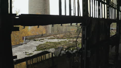 Pull-back-shot-of-old-destroyed-abandoned-building