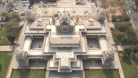 Albert-Hall-Museum-Architecture-marvellous-in-the-center-of-Jaipur,-Rajasthan,-India---Aerial-Fly-over-Tilt-down-reveal