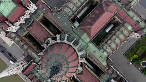 top-view-Parliament-building-in-Budapest,-drone-view
