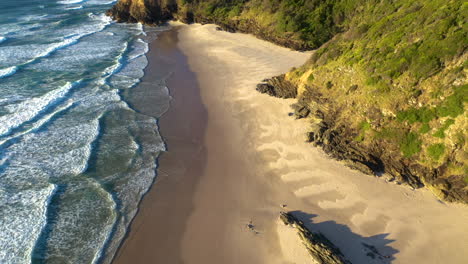 Wide-drone-shot-of-Broken-Head-beach-near-Byron-Bay