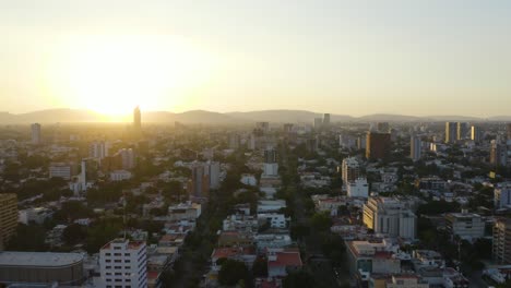 Slow-Dolly-In-Aerial-View-of-Guadalajara,-Mexico-Skyline