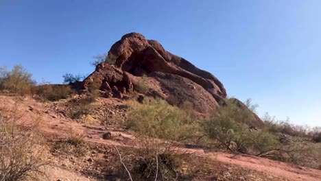 Exploring-Papago-Park-in-Tempe,-Arizona