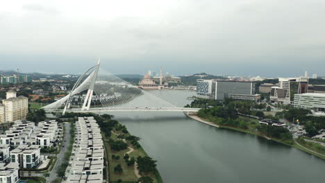 Aerial-push-in-shot-of-Seri-Wawasan-Bridge-on-cloudy-day-in-Malaysia