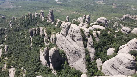Luftaufnahmen-Der-Montserrat-Gipfel,-Einer-Bergkette-In-Katalonien